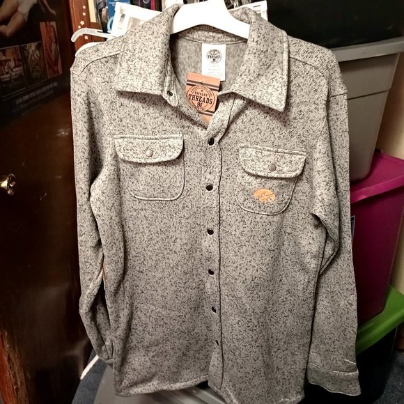 Rivalry Threads Gray Button-Up Shirt - Picture 1 of 11